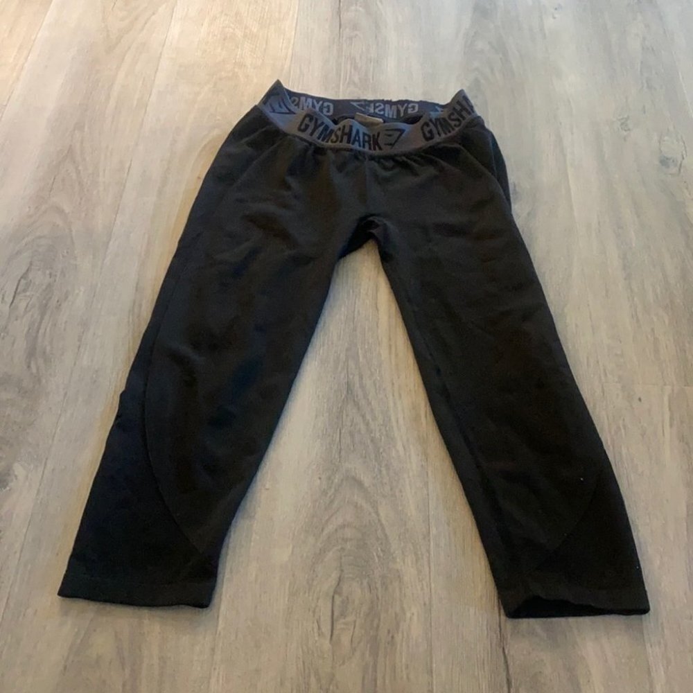 GymShark black Capri  length pants